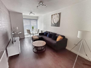Modern 2 Bed Ground Floor by Lains Lettings